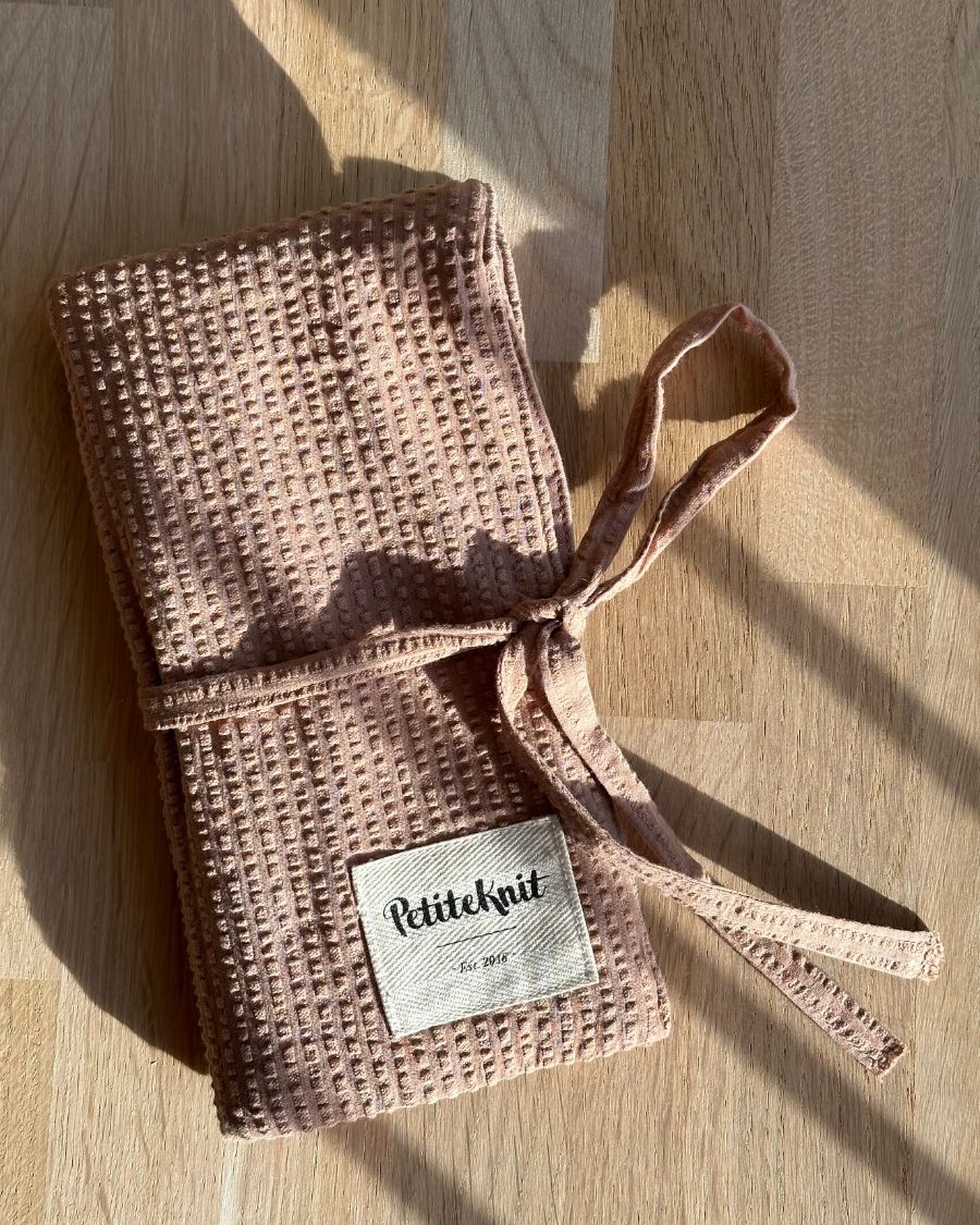 Knitter's Needle Case - To Go in Praline Seersucker
