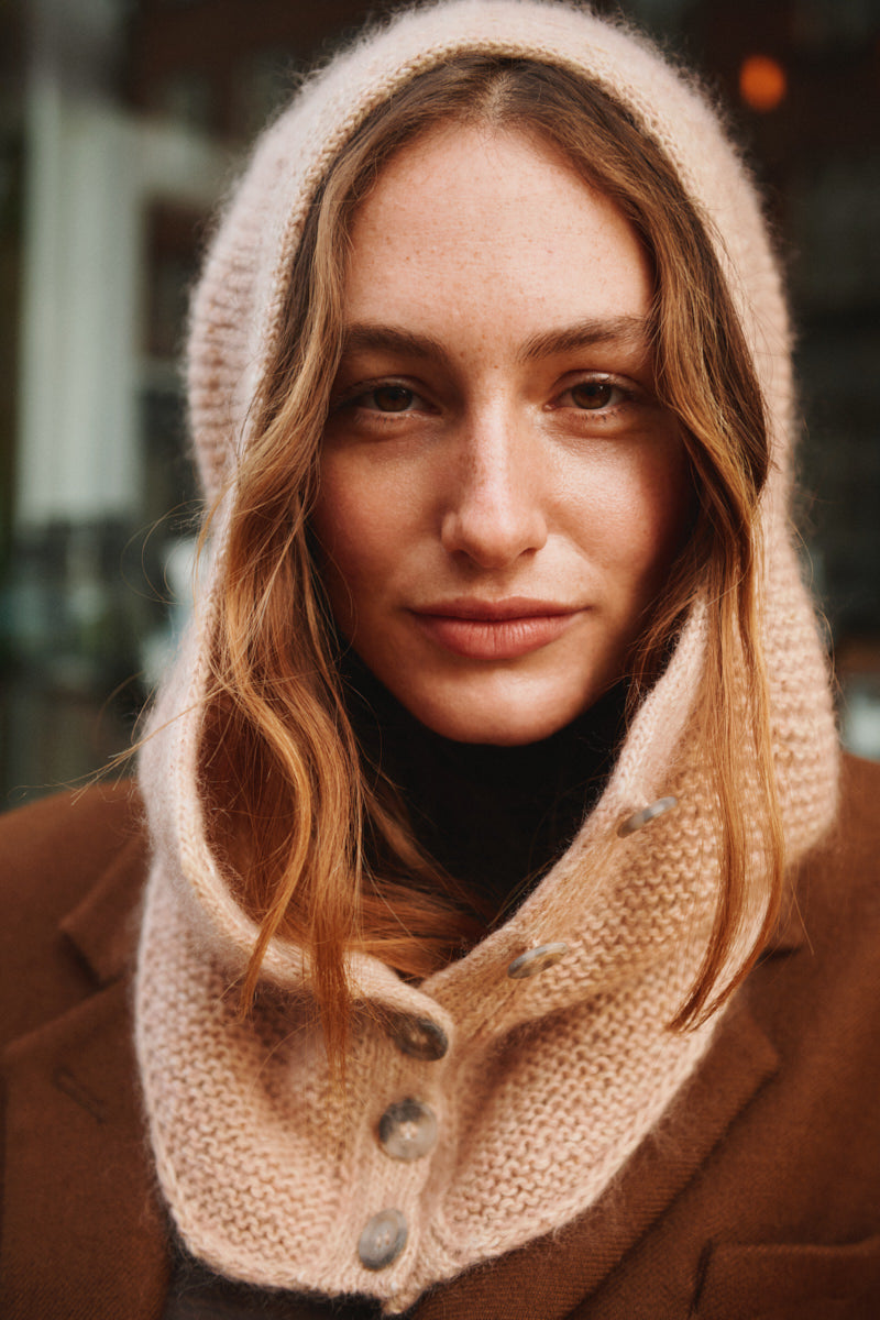 Strickset Andrea Hood von Helga Jóna aus dem Originalgarn von Isager