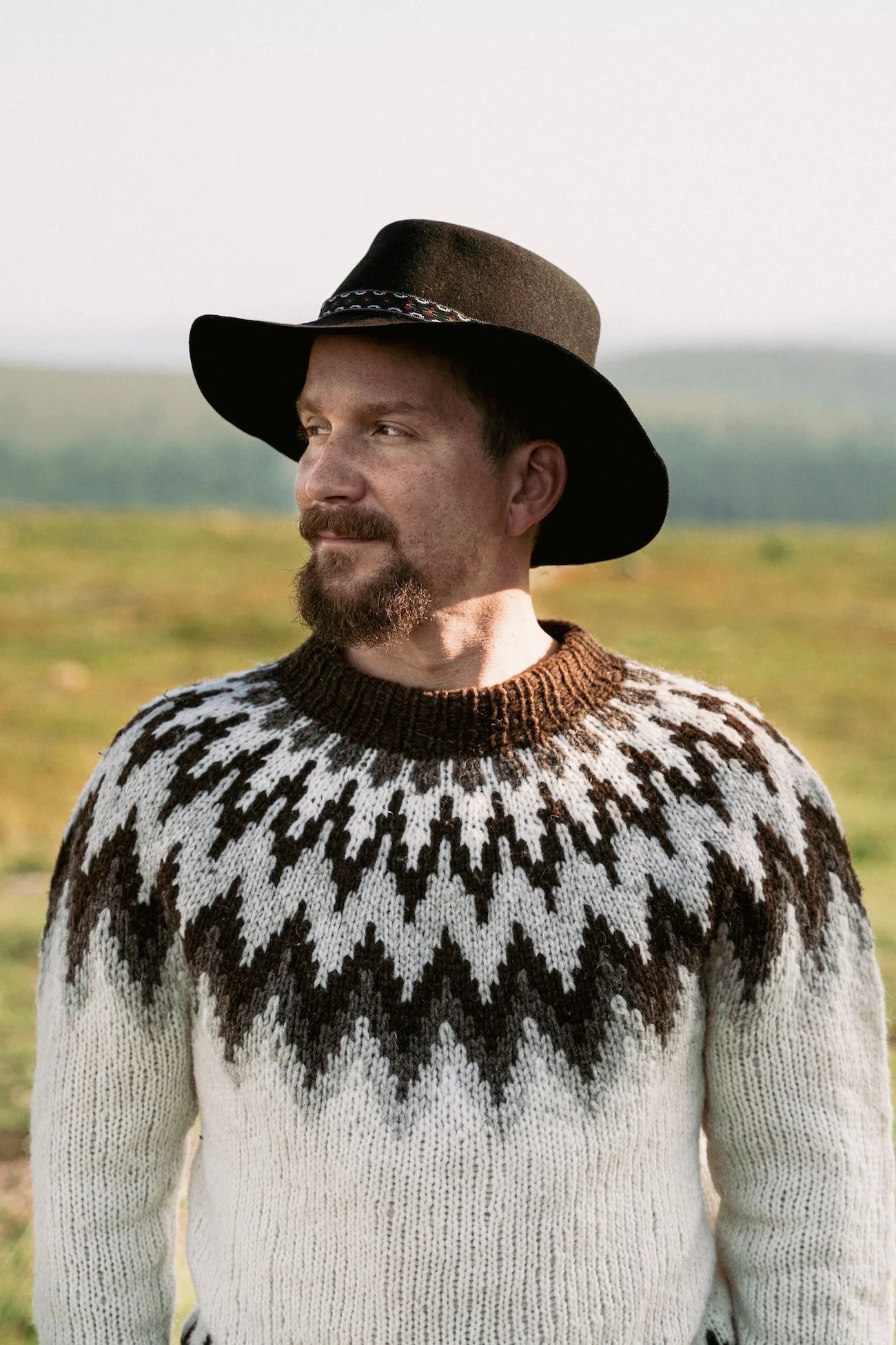 Ronja Hakalehto: Unfolding Landscapes – 17 Knits for the Road