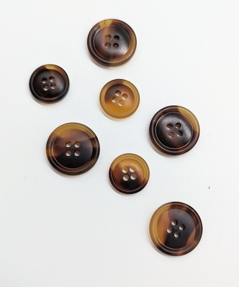 Knopf honigbraun aus Galalith in Hornoptik, ⌀ 15 mm, 20 mm, 23 mm