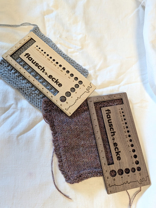 Flauschecke Zählrahmen / Lineal inkl. Nadelmaß