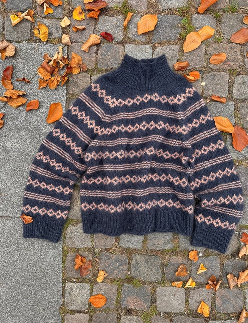 Strickset Mikala Sweater von Lene Holme Samsøe aus dem Originalgarn von Isager