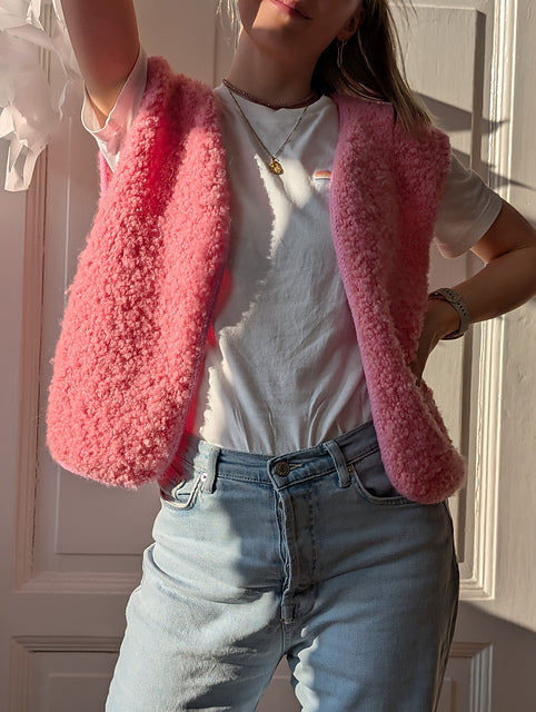 Strickpaket Fluffy Fleece Vest von Knit mit Jo aus dem Originalgarn von Gepard