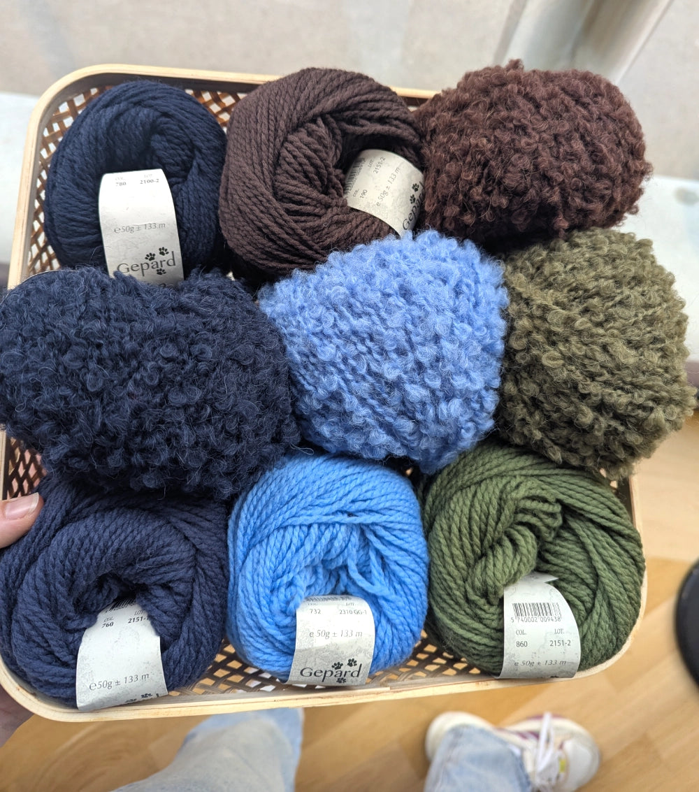 Strickpaket Fluffy Fleece Vest von Knit mit Jo aus dem Originalgarn von Gepard