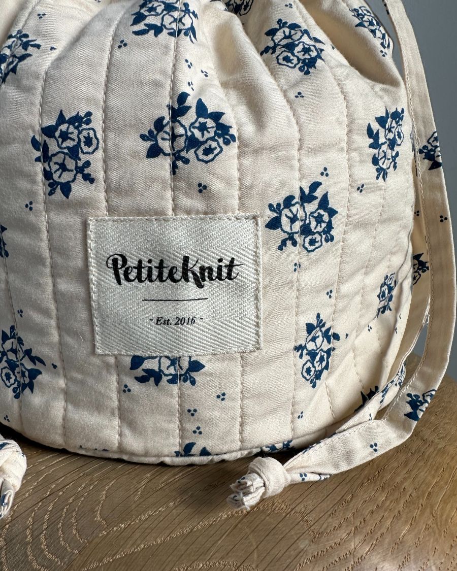 Get Your Knit Together Bag "Midnight Blue Flower" (small)
