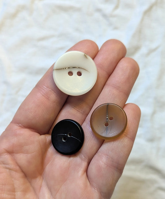 Knopf mit Muster weiß, schwarz oder braun (matt), ⌀20 mm & ⌀25 mm